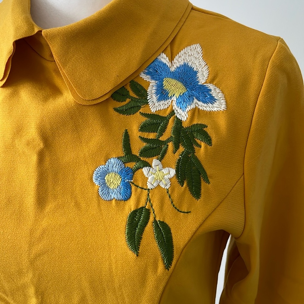 Coeur de Vague Yellow Floral Shift Dress - Picture 2 of 5